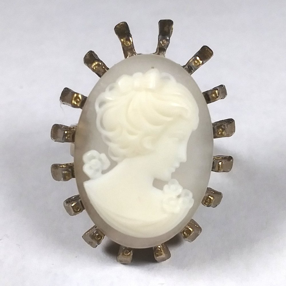 Cameo Ring White Bust of Woman Adjustable Gold Tone Setting